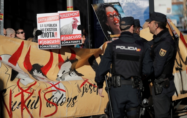 Ayrılıkçı Katalanların davası başladı