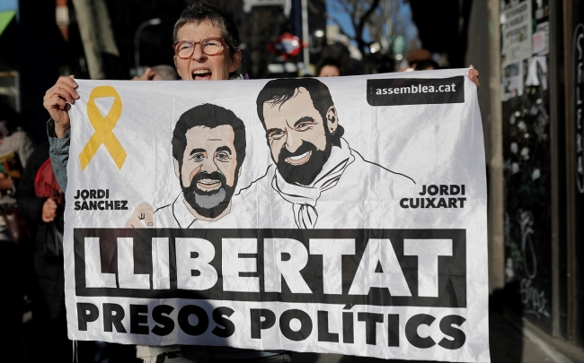 Ayrılıkçı Katalanların davası başladı