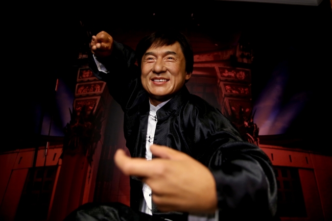 Ünlü aktör Jackie Chan'in bal mumu figürü sergiye açıldı