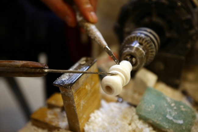 Lüle taşı işlemeciliğini dünyaya tanıtıyor