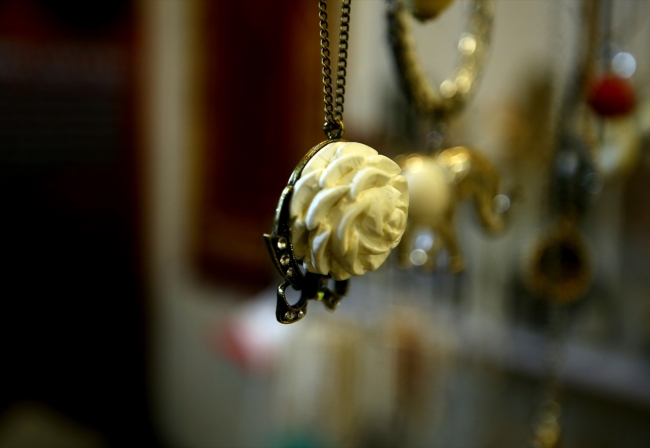 Lüle taşı işlemeciliğini dünyaya tanıtıyor