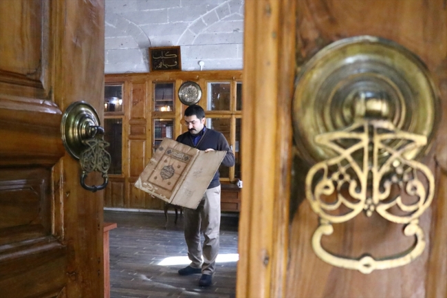 Yazma eserlere 223 yıllık özel koruma