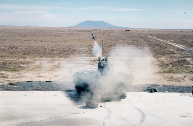 Türkiye'nin tank avcısı milli füzeyle vurdu