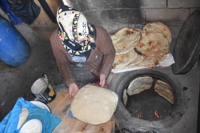 Anadolu sofraları tandır ekmeğiyle renkleniyor