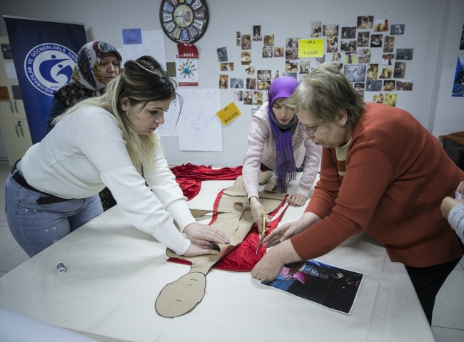 Kültürel renkler "Komşu Kadın Bohçası"na işlendi