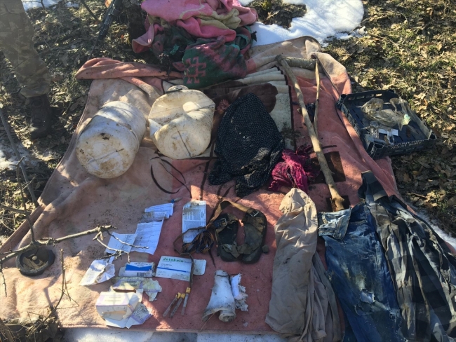 Şırnak'ta teröristlerin kullandığı sığınaklar imha edildi