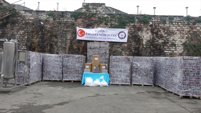 İstanbul'da 141 bin 764 kutu sahte enerji içeceği ele geçirildi