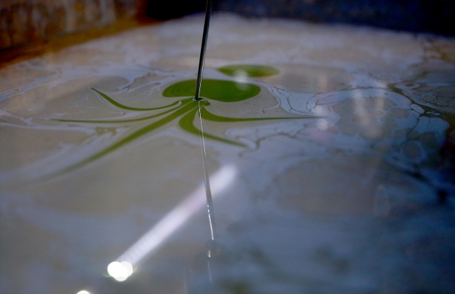 Ebru sanatını dünyaya tanıtıyorlar