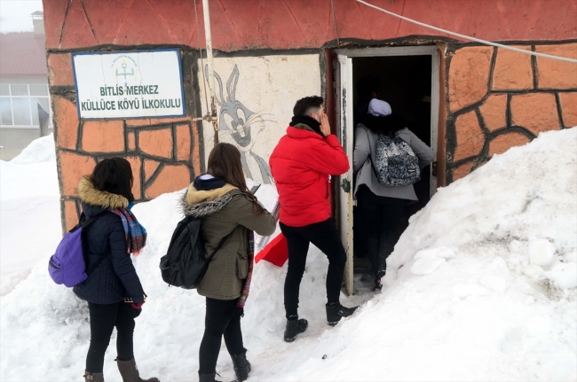 Köy çocuklarına mutluluk taşıdılar