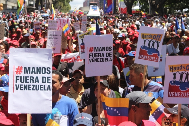 Venezuela'dan Kolombiya ile ilişkileri kesme kararı