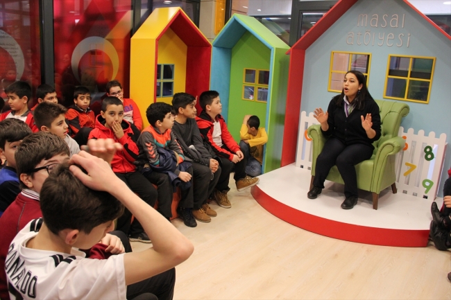 Miniklerin ufkunu açan "Uygulamalı Çocuk Kütüphanesi"