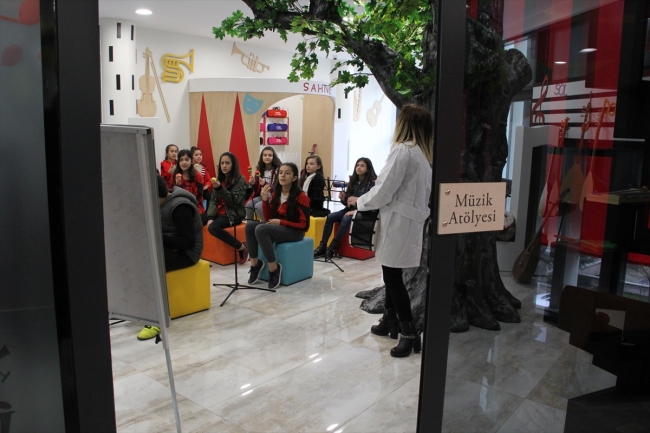 Miniklerin ufkunu açan "Uygulamalı Çocuk Kütüphanesi"