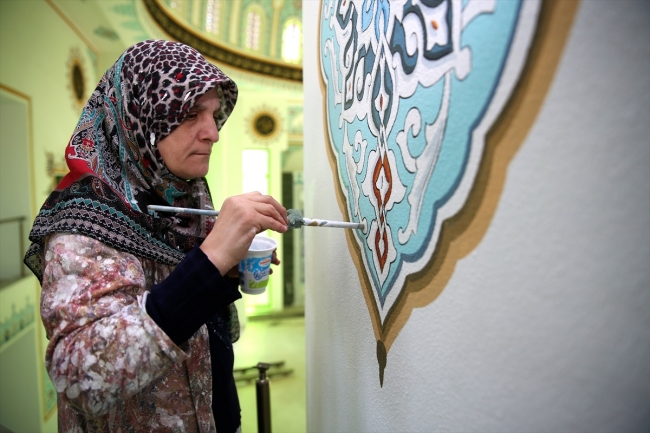 Ölen eşinin yarım bıraktığı sanatı tamamladı