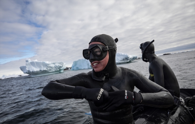 Milli sporcu Şahika Ercümen'den Antarktika'da özel dalış