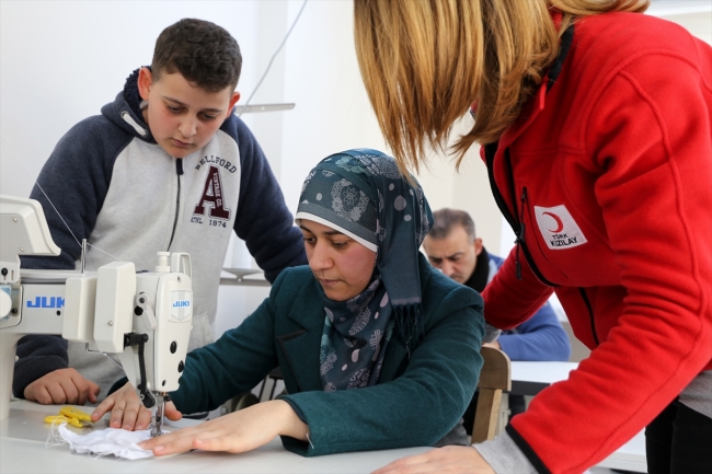 "Kızılayın meslek kursları 'ölüme yolculuğu' önledi"