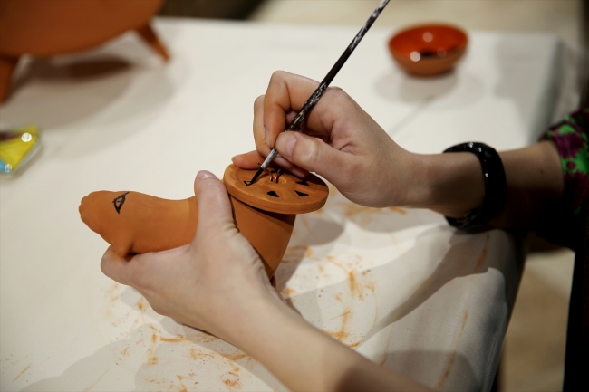 Frig oyuncakları yanardağ tüfleriyle yeniden hayat buluyor