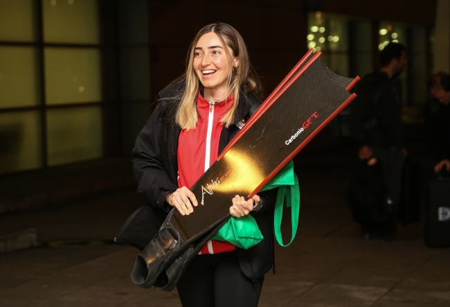 Türk ekibi, Antarktika Bilim Seferi'nden döndü