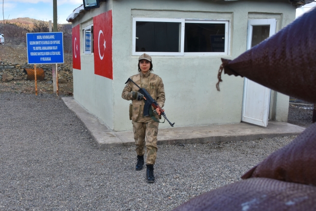 Kadınlar vatan savunması için nöbette