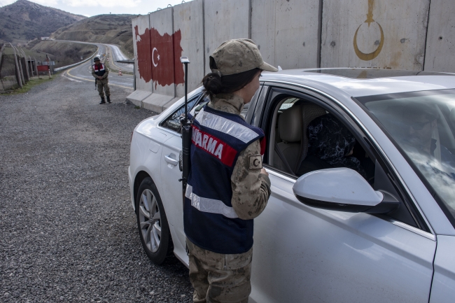 Kadınlar vatan savunması için nöbette