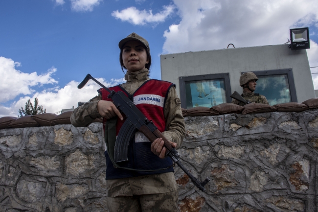 Kadınlar vatan savunması için nöbette