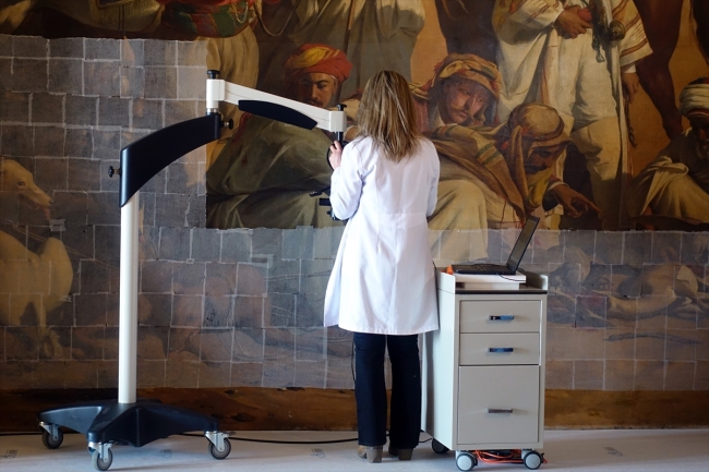 "Çölde Av" tablosunun restorasyon çalışmaları sürüyor