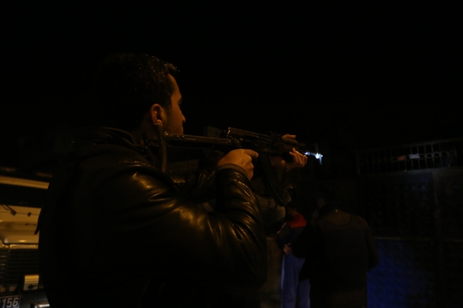 Adana'da maskeli 5 kişi polisi alarma geçirdi