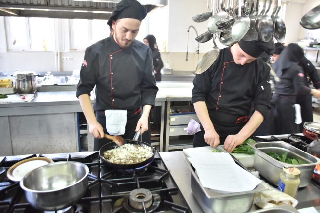 Adıyamanlı öğrenciler Osmanlı saray mutfağını günümüze taşıyor