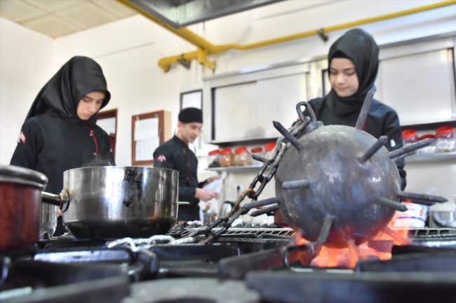 Adıyamanlı öğrenciler Osmanlı saray mutfağını günümüze taşıyor