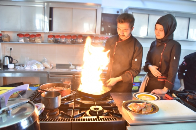 Adıyamanlı öğrenciler Osmanlı saray mutfağını günümüze taşıyor