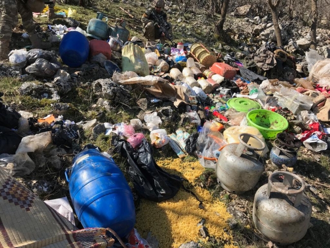 PKK'lı teröristlerin el yapımı patlayıcı şeması bulundu