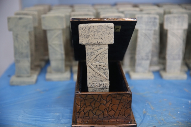 Yaşlı ve engelli kursiyerler Göbeklitepe hediyeleri tasarlıyor