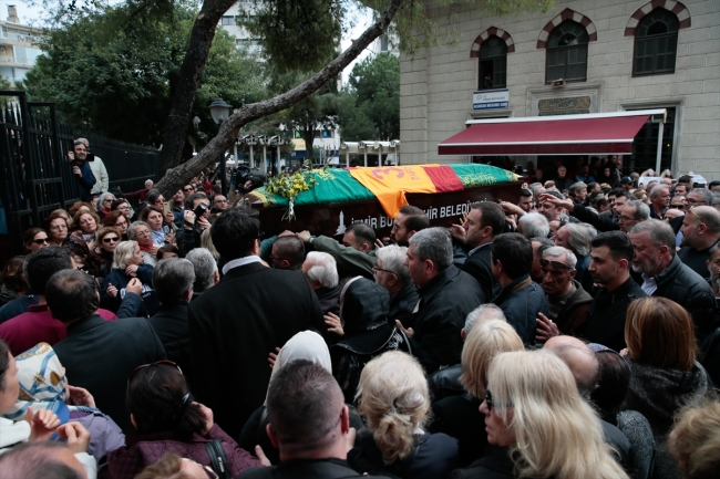 Sanatçı Demet Akbağ'ın acı günü
