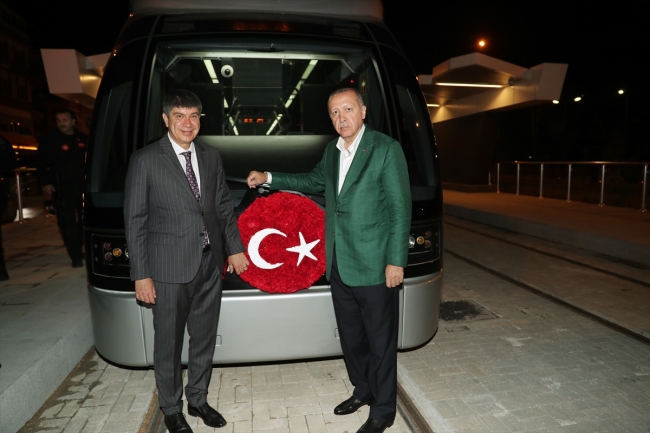 Cumhurbaşkanı Erdoğan, Antalya'da yeni tramvay hattının açılışını yaptı
