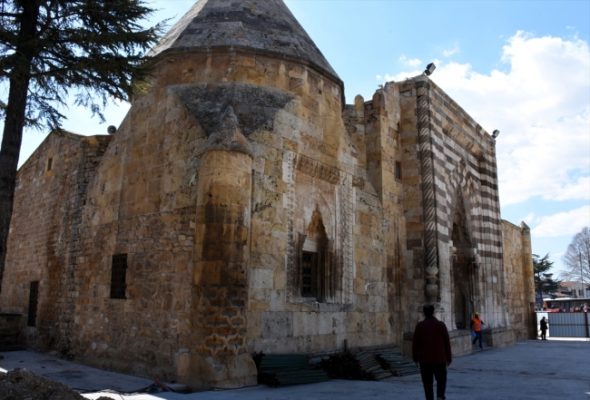 800 yıllık gök bilim medresesi restore edilecek