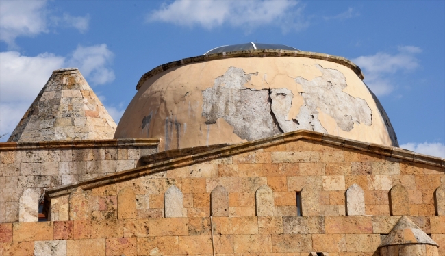 800 yıllık gök bilim medresesi restore edilecek