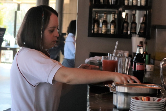 Down sendromlu Dilaranur çalışma azmiyle yaşamını değiştirdi