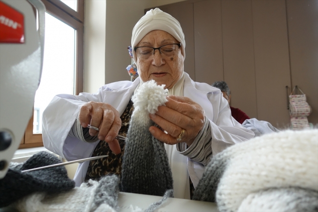 Gönüllü hizmetleriyle Darülaceze sakinlerine destek oluyor