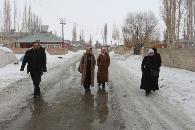 "Mahalleye kadın eli değsin" diyerek 16 erkeğe karşı aday oldu