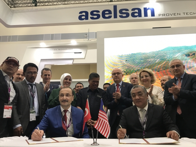 Malezya polisinin tabancası Türkiye'den