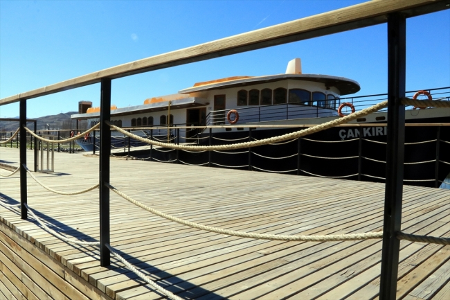 Uçak, tren ve gemiden kütüphaneler