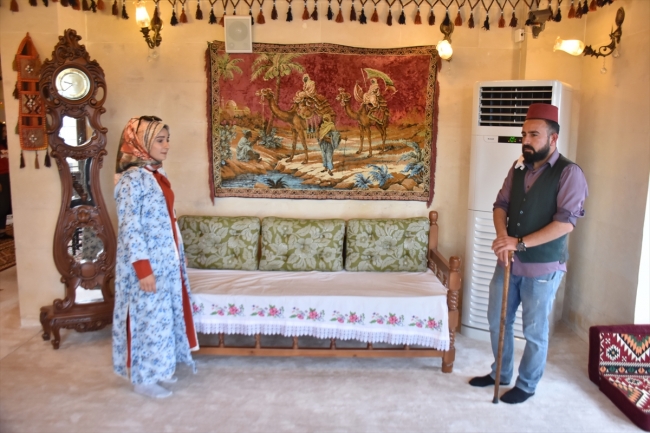 Yaşayan Kültürel Hazine Müzesi'nin gönüllü rehber öğrencileri