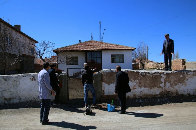 Yalnız yaşayan Ferhunde ninenin yüreğine sıcacık dokunuş