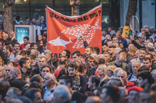 Sırbistan ve Karadağ'da hükümet karşıtı protestolar sürüyor