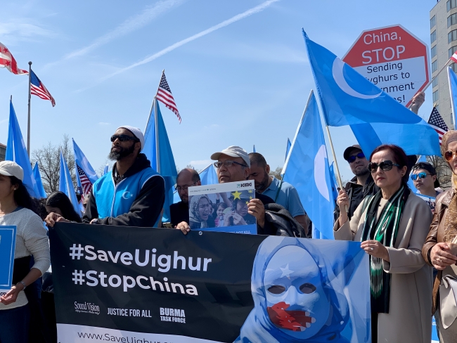 Çin'in Doğu Türkistan'daki politikası Washington'da protesto edildi