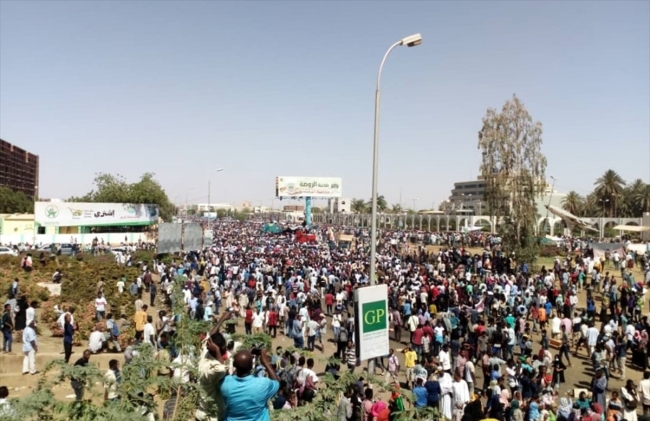 Sudan Savunma Konseyinden "Eylemcilere kulak verin" açıklaması