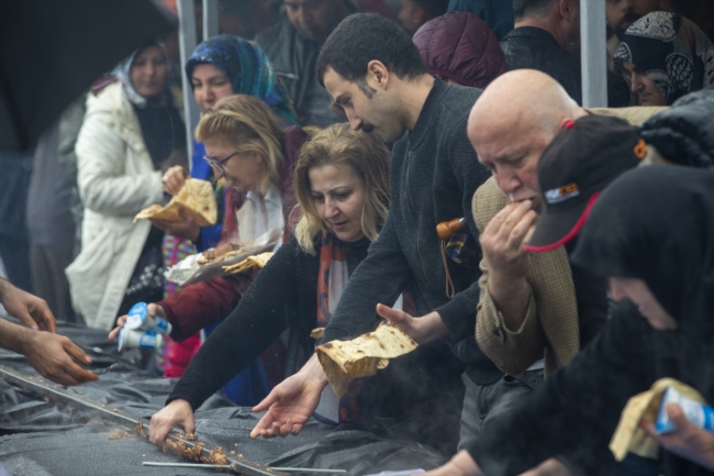 40 metrelik kebap saniyeler içinde tükendi