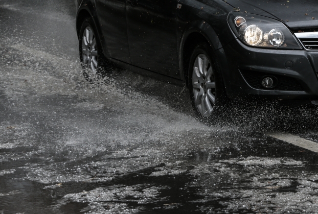 Ankara doluyla beyaza büründü