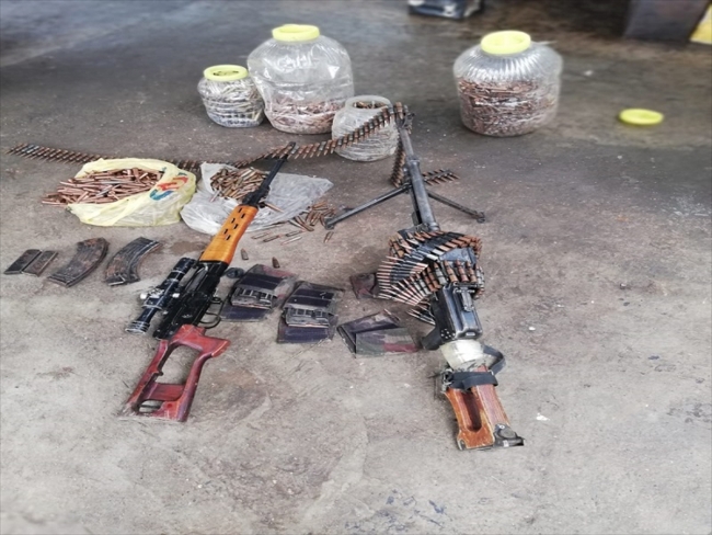 Tunceli'de terör örgütüne ait silah ve mühimmat ele geçirildi