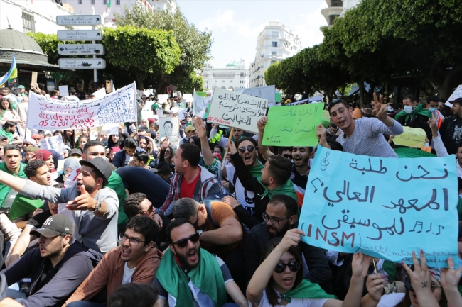 Cezayir’de siyasi muhalefet seçimleri boykot etme kararı aldı