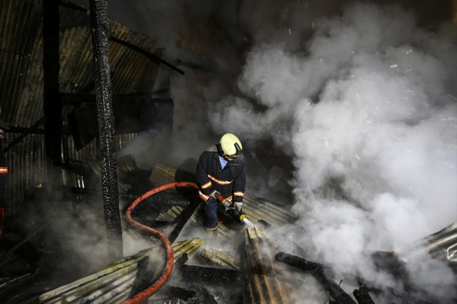 Başkentte pelet deposunda yangın